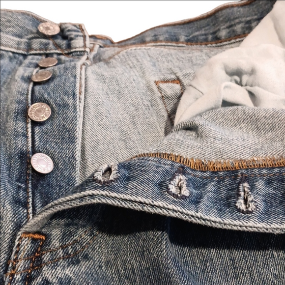 Levis 501 original fit buttonfly jeans 100% cotton  size 34/30 - Picture 6 of 7